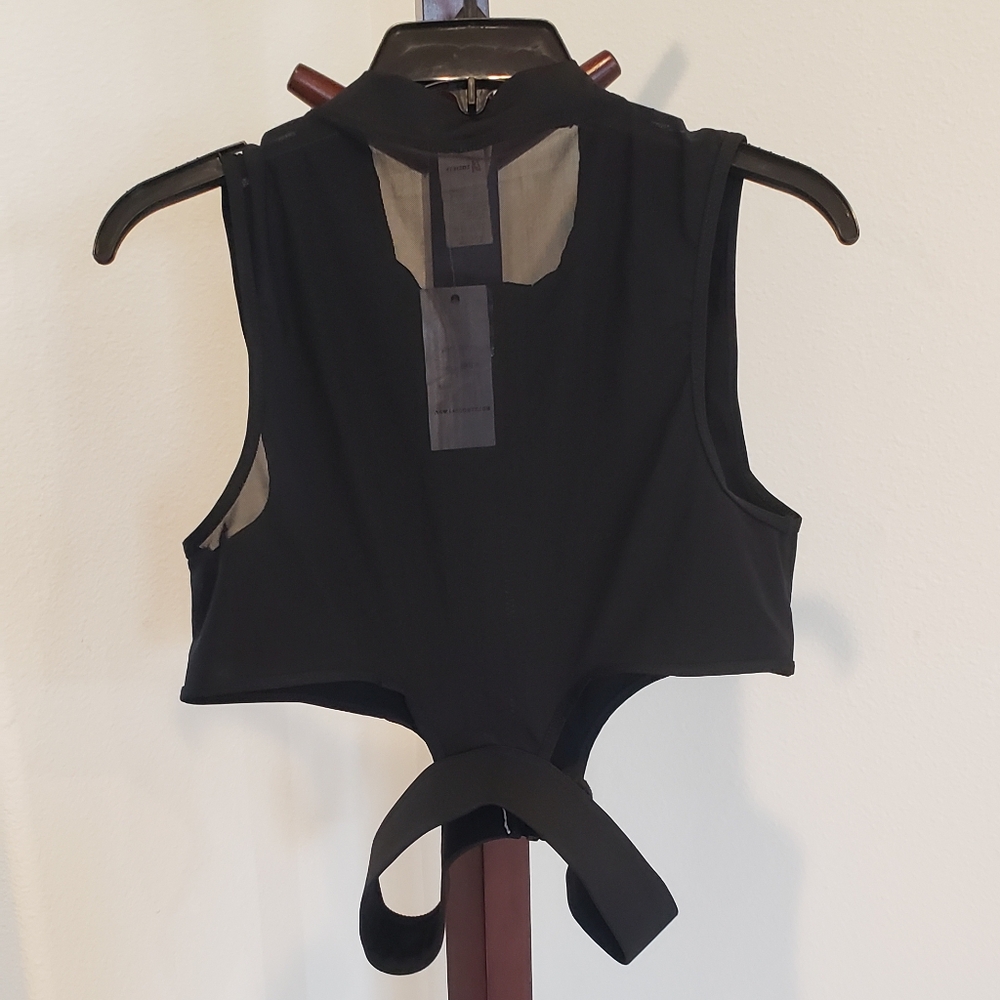 Black athletic top with elastic band attached at hem, size L, NEW - Picture 8 of 9